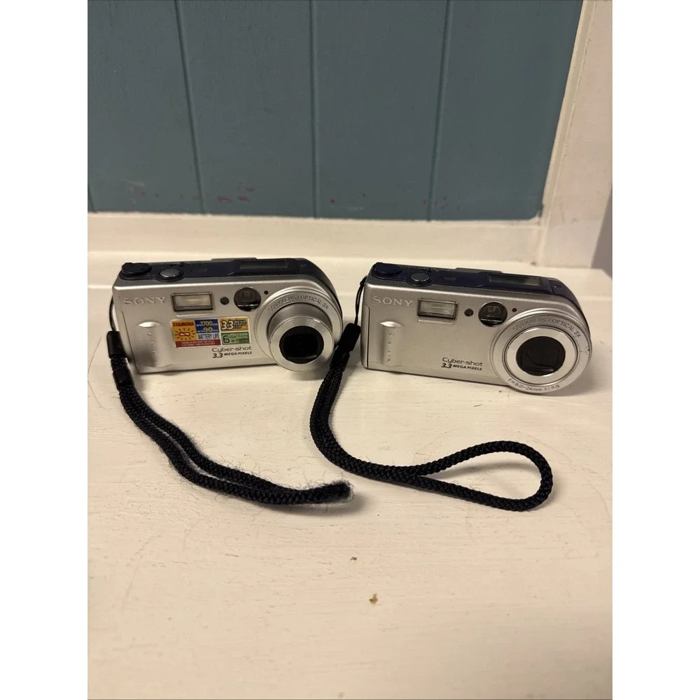 Lot‎ Of 2 Sony Cyber-shot DSC-P200 7.2MP Digital Camera - Silver - Untested +